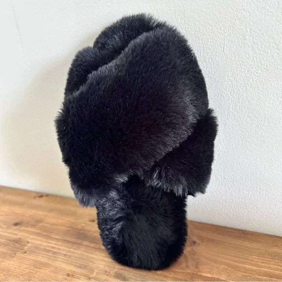 The softest Coziest Black Faux Fur Women's Slippers ever - Picture 3 of 4